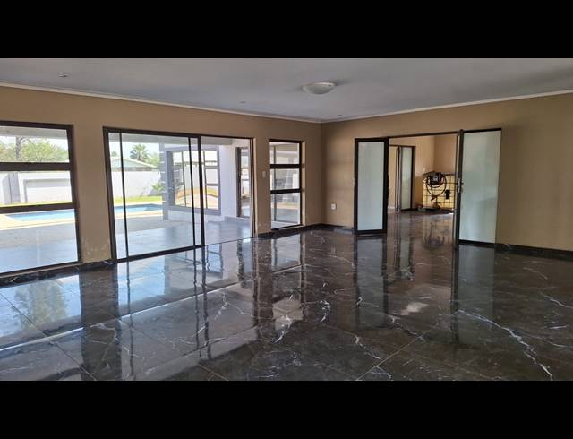 6 BEDROOM HOUSE FOR SALE IN RIVERSDALE